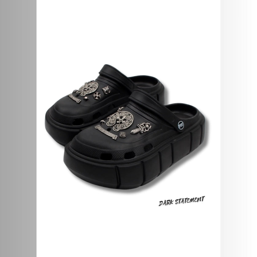 PE1-7 Retro Rivet Clogs