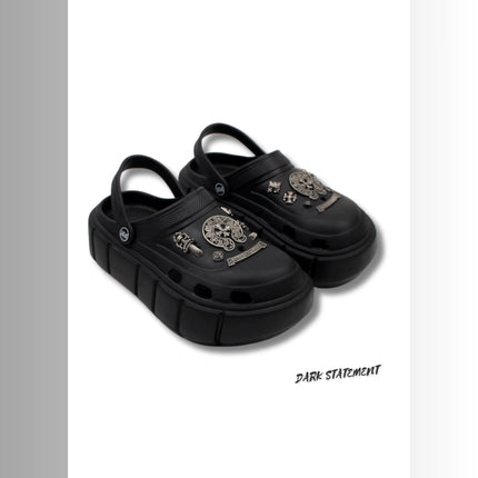 PE1-7 Retro Rivet Clogs